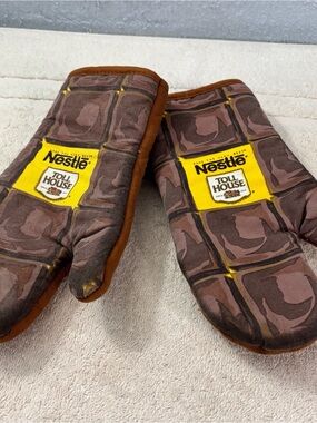 Nestle Toll House Baking Cooking Mitts Cotton  Polyester Vintage look